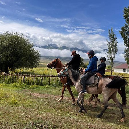 Kyzart Hotel & Horse Tours Bagysh Kültér fotó